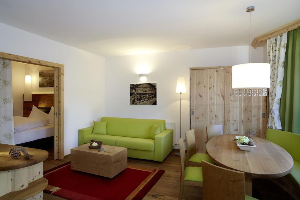 Hotel Am Roemerweg Fiss Exterior photo